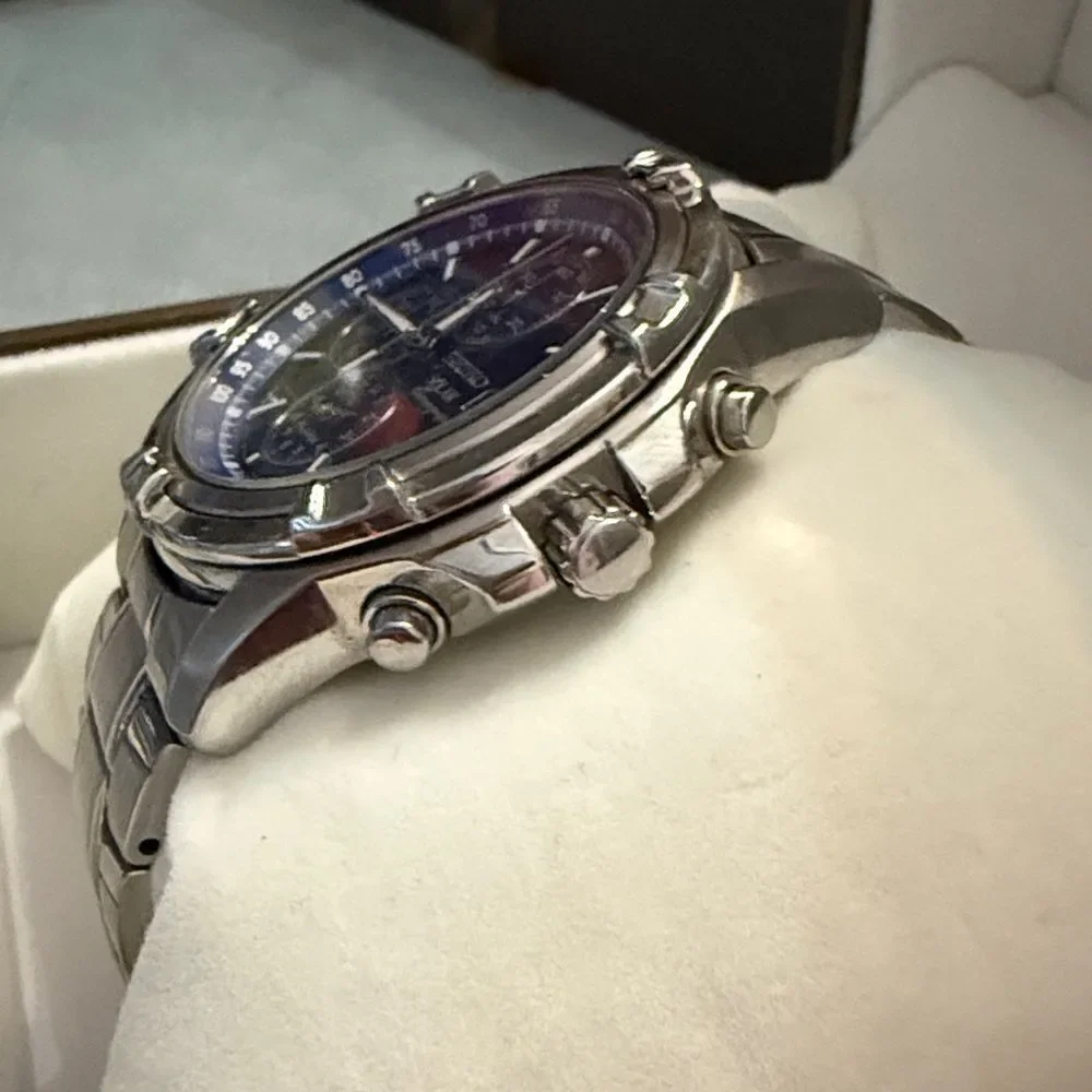 Seiko Solar Chronograph Men's Watch- stainless steel V172-OAJO